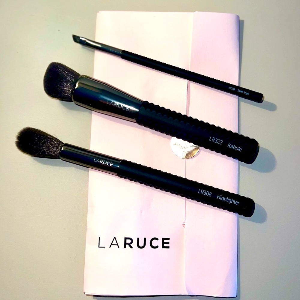 LARUCE BEAUTY - On The Go - 3 Pc Brush Set